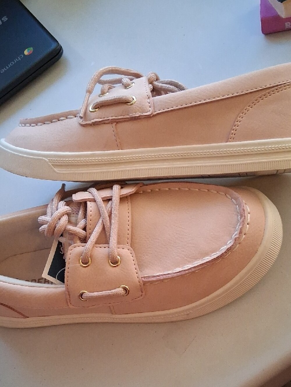 Walking To School With Sperry Kids Blush Pink Boat Sneakers Size 3M. - Picture 5 of 8